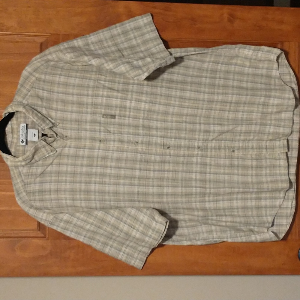Columbia men's size XL short sleeve button up casual cotton shirt w logo